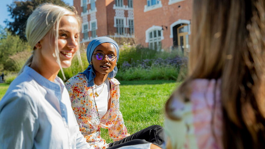 Bildet er tatt i forbindelse med den genrelle rekrutteringskampanjen for studenter 2021. personene på bilde er modellklarert 