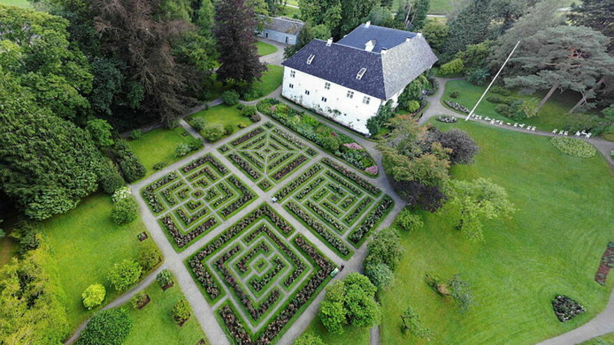 Dronebildet av Rosendal.