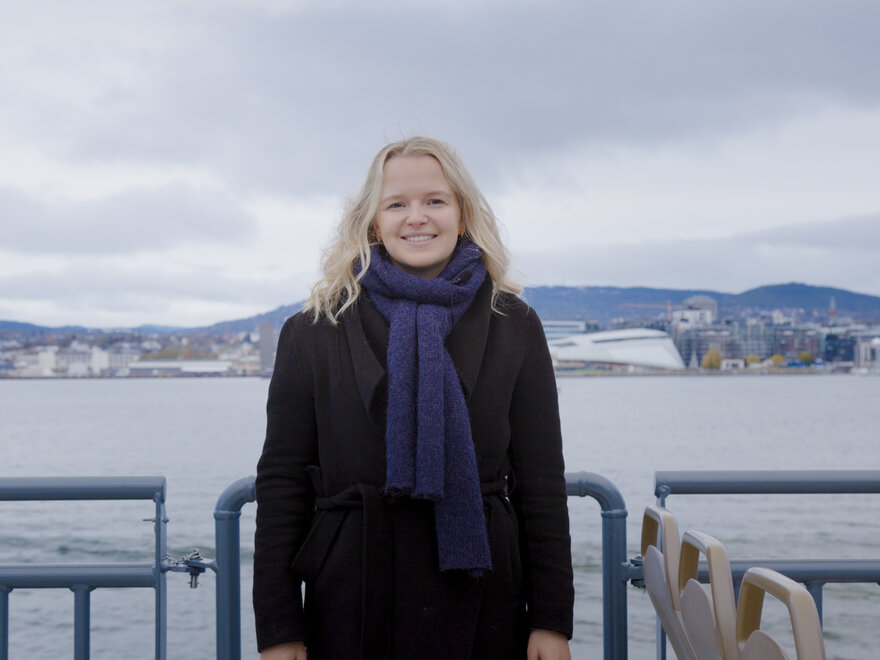 Charlotte Marie Trovaag ved Oslofjorden