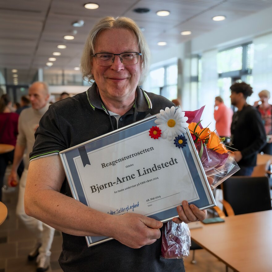 Bjørn-Arne Lindstedt, ved utdelingen av Reagensrørrosetten 8. mai 2024. 