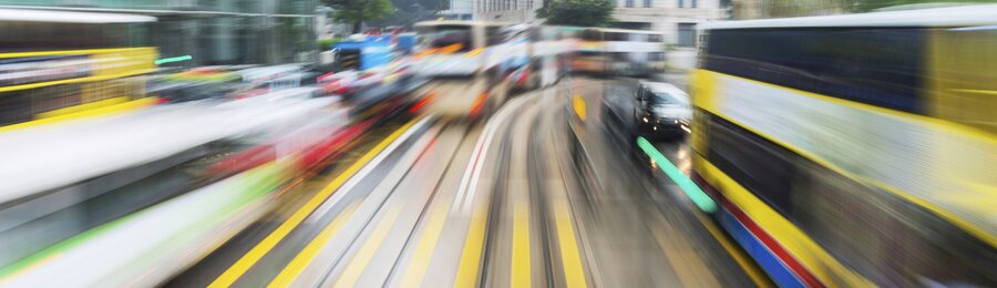 Bilde av trafikk tatt med lang eksponeringstid