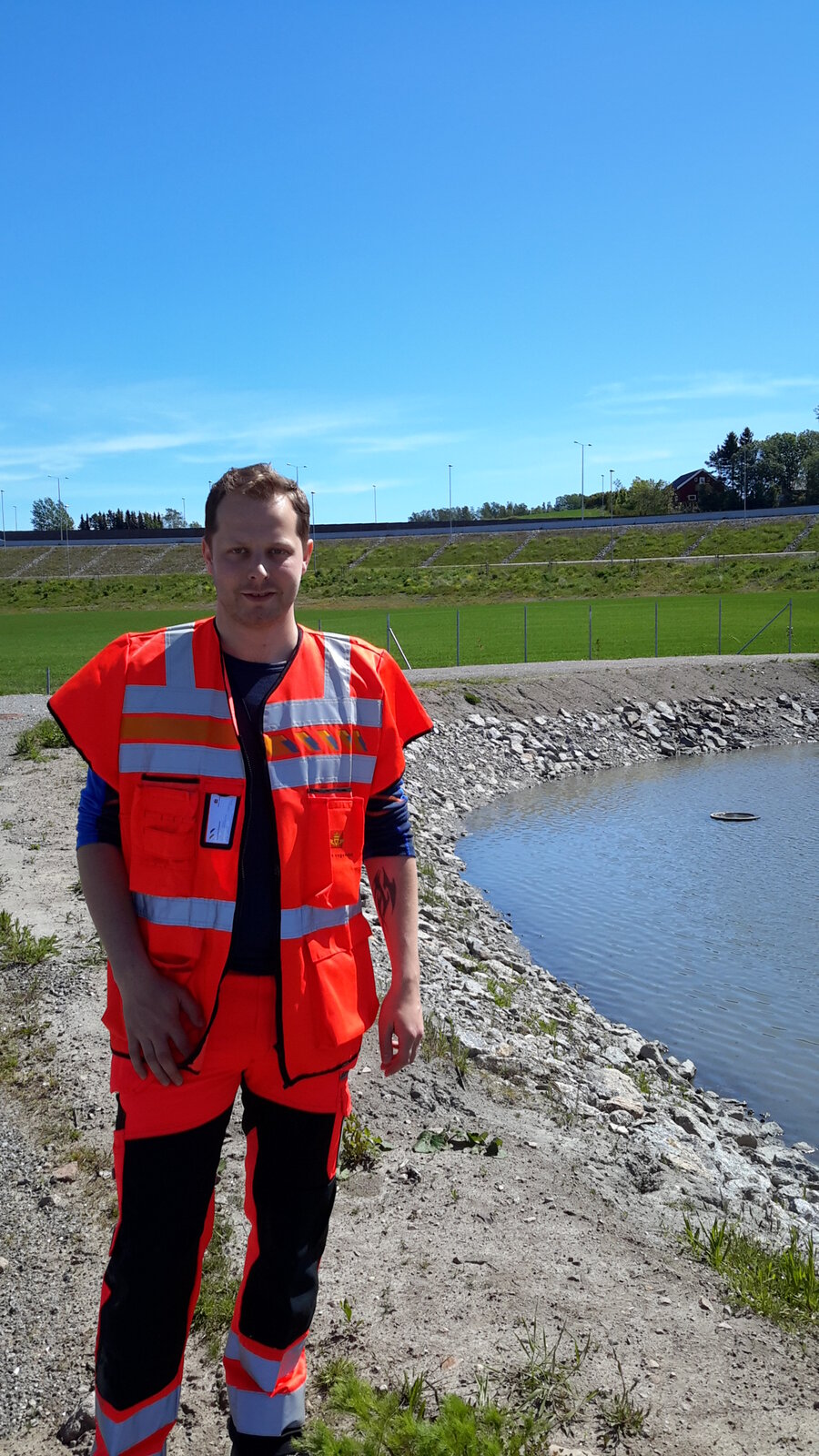 Espen Gregersen i forbindelse med kartlegging av rensebasseng langs E18 i Vestfold