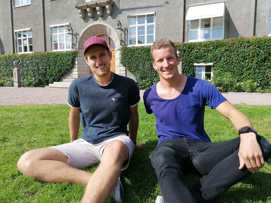 Brage Bærheim (t.v.) og Magnus Dypvik er to av de 16 nye mannlige veterinærstudentene. 