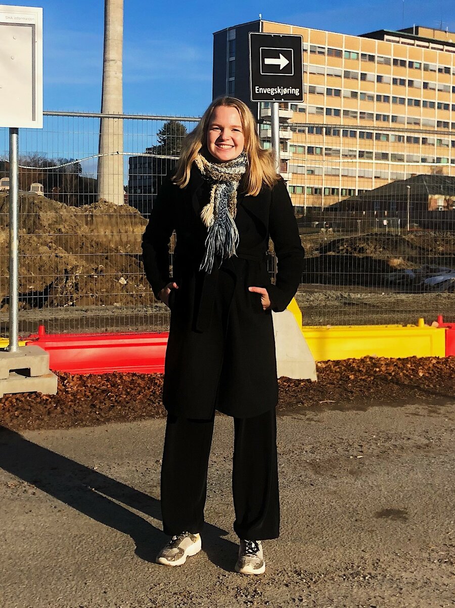Vann- og miljøteknikk-student Charlotte Trovaag var med på prosjektbesøk på den nye Storbylegevakten.