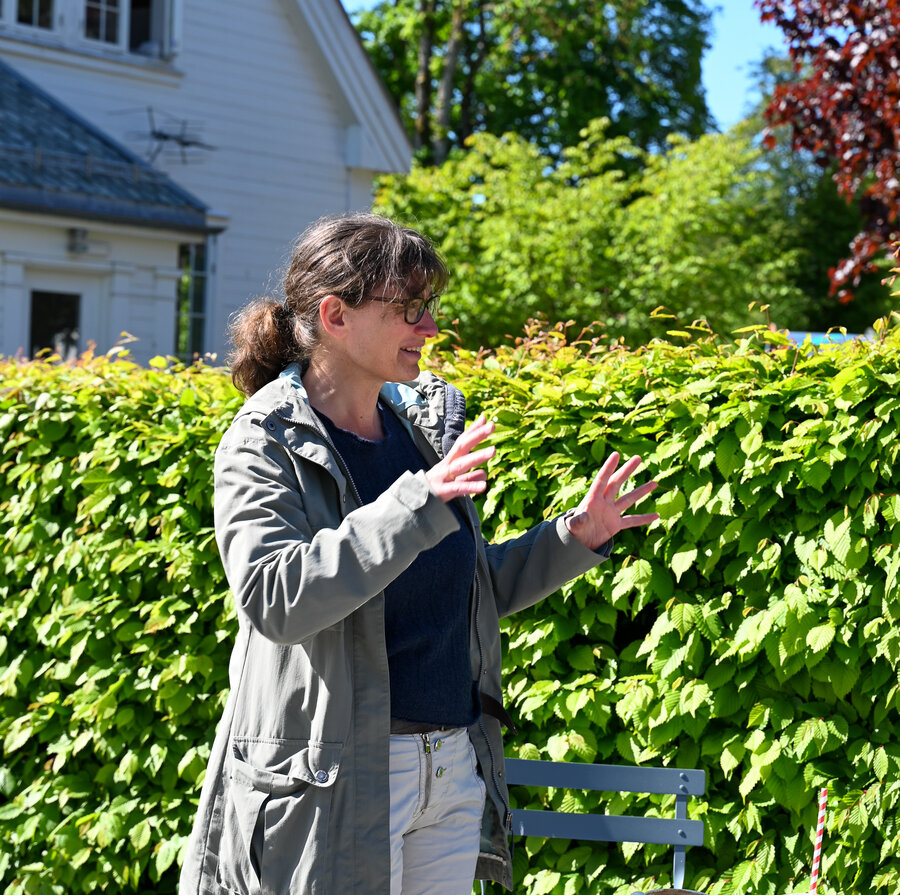 MINAs undervisningsdekan Tone Birkemoe på utdelingen av pris for semesterets beste foreleser våren 2023. 