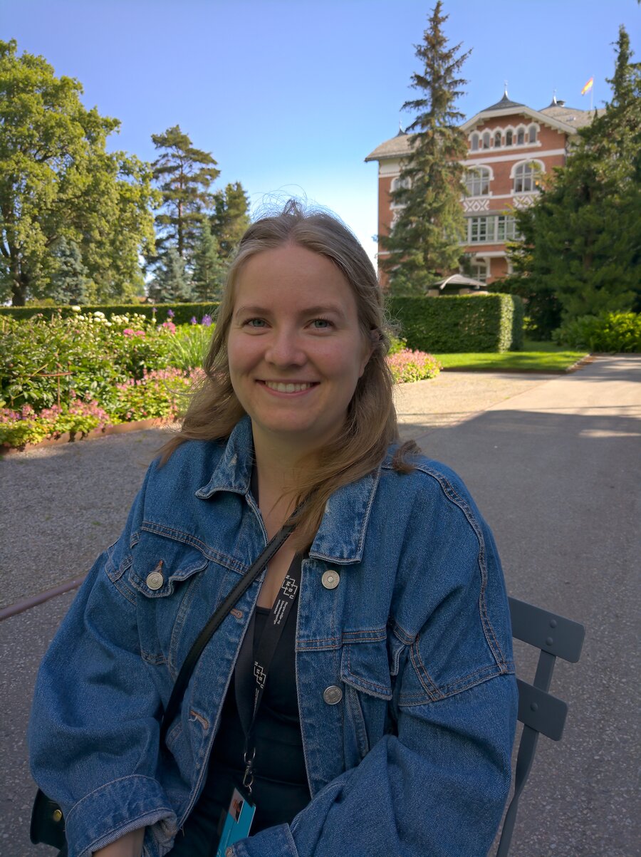 Trine Olstad ved Studentane sitt informasjonskontor, SiT, tidlegare lærling, i dag fast tilsett.