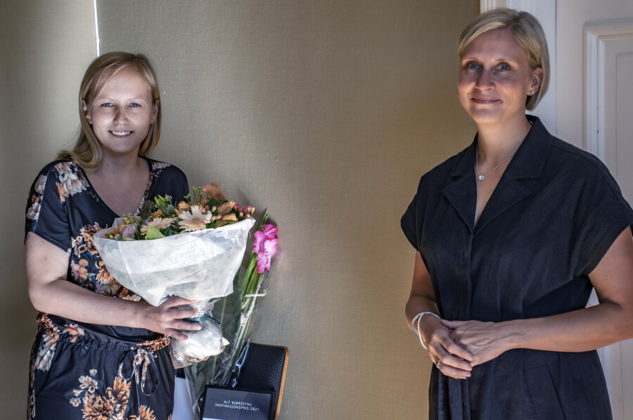 Maren Anna Brandsrud and Siri Fjellheim, prorector research and innovation at NMBU. Alf Bjørseth Inspiration Award 2021. 