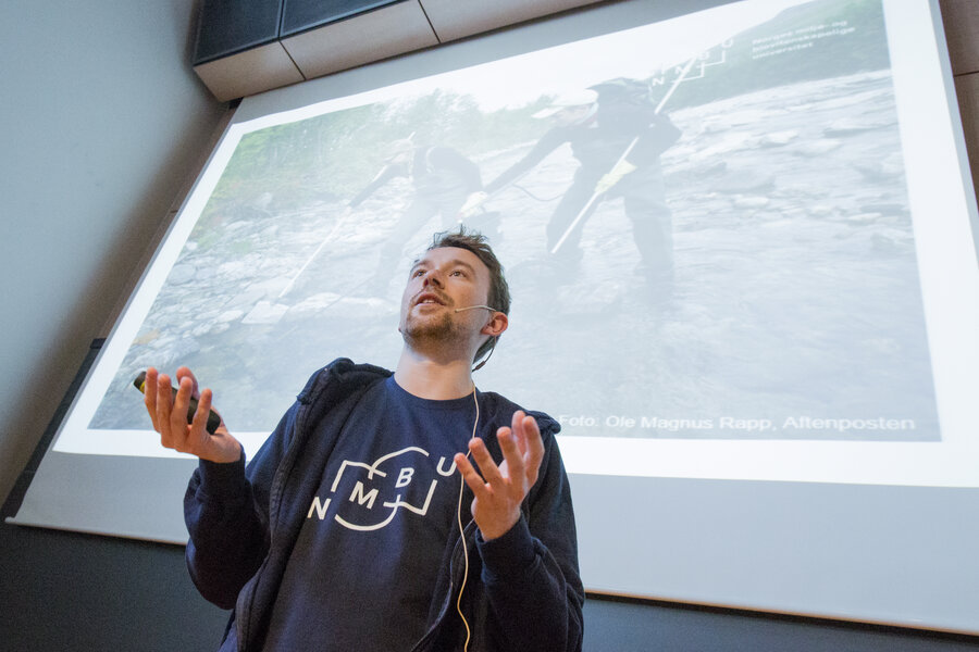 Student Per Fredrik Nordhov engasjerte gjestene ved å presentere NMBUs mangfoldige og unike studentliv. 