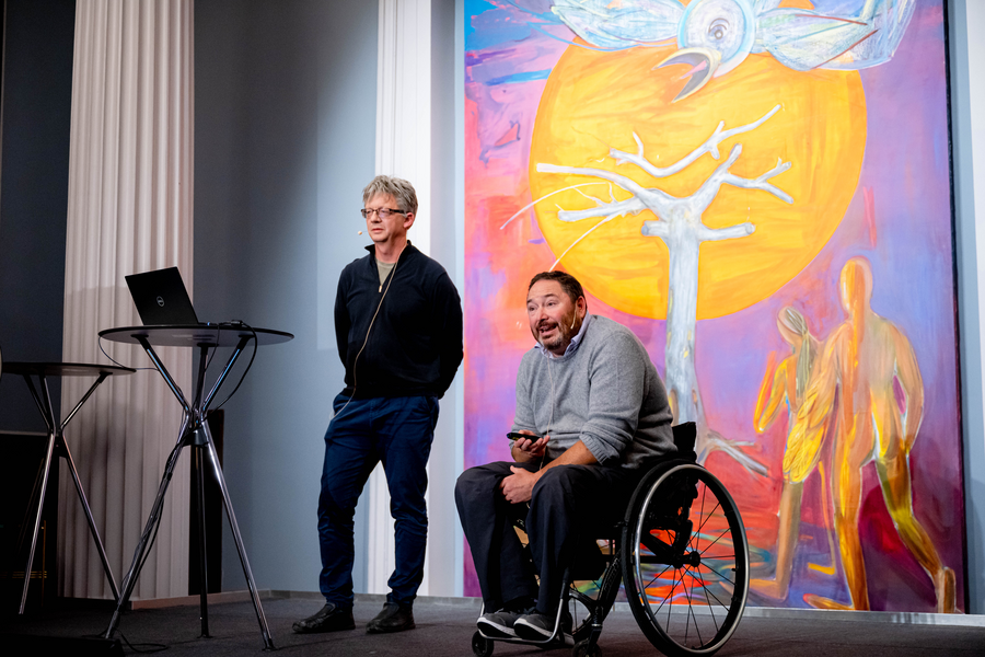 NMBUs Knut Rudi og Jonatan Colman fra scenen i Domus Bibliotheca ved UiO.