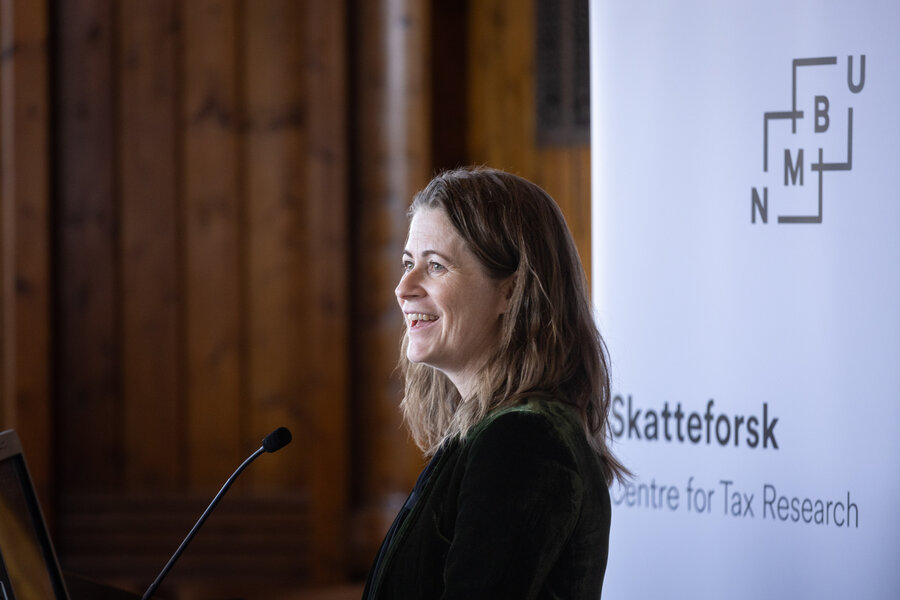 Professor Annette Alstadsæter under åpningen av Skatteforsk